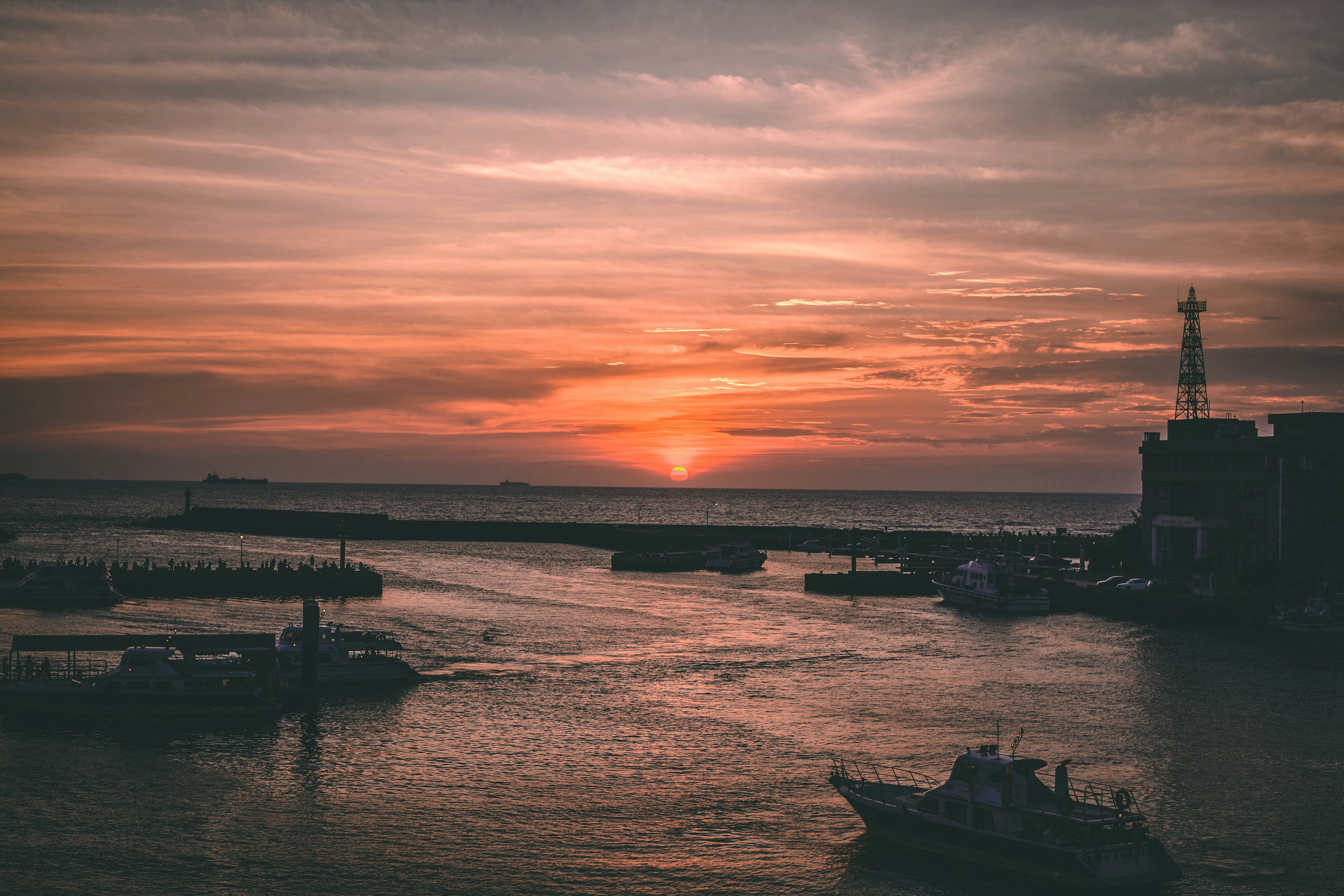 Photo by charlespostiaux