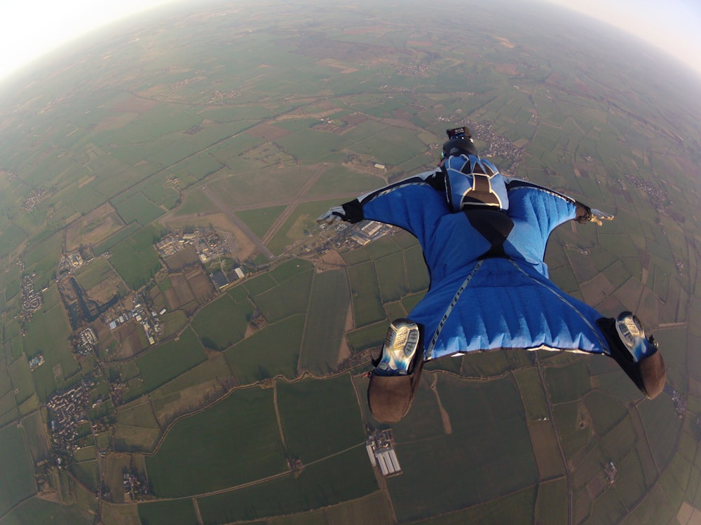 Parachutiste Plongée dans les airs