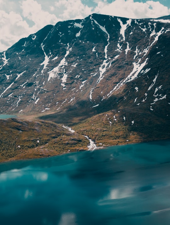 body of water within mountain range in Besseggen Norway