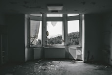 3-panel window