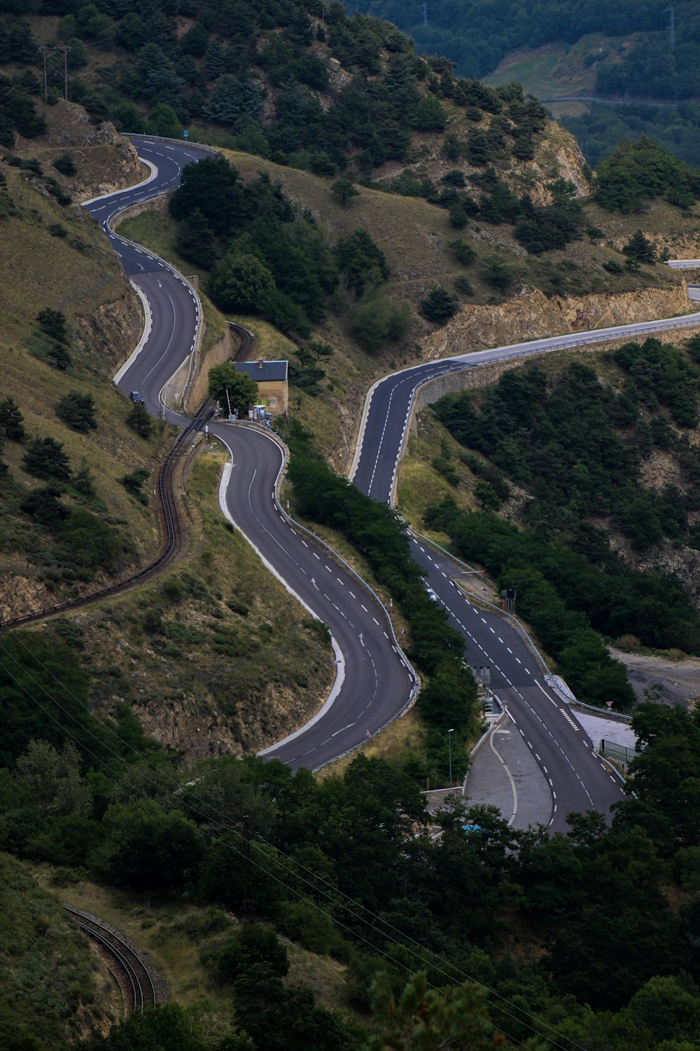 gray asphalt road