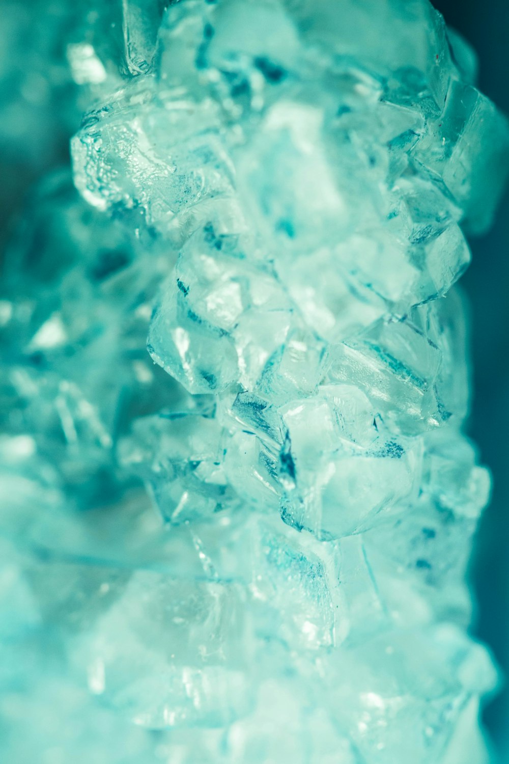 a bunch of ice cubes sitting on top of a table