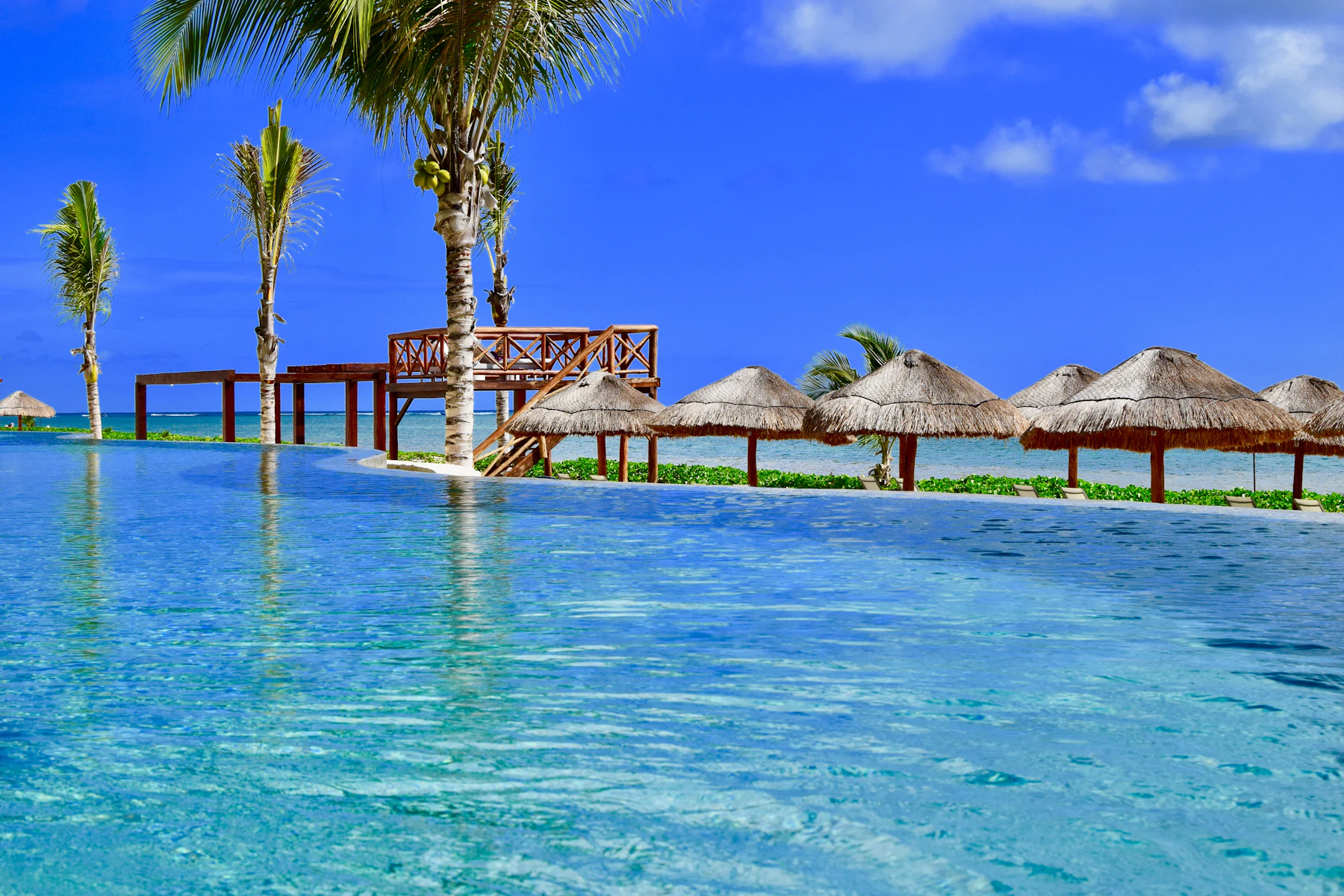 Cancún, Mexico travel guide hero image