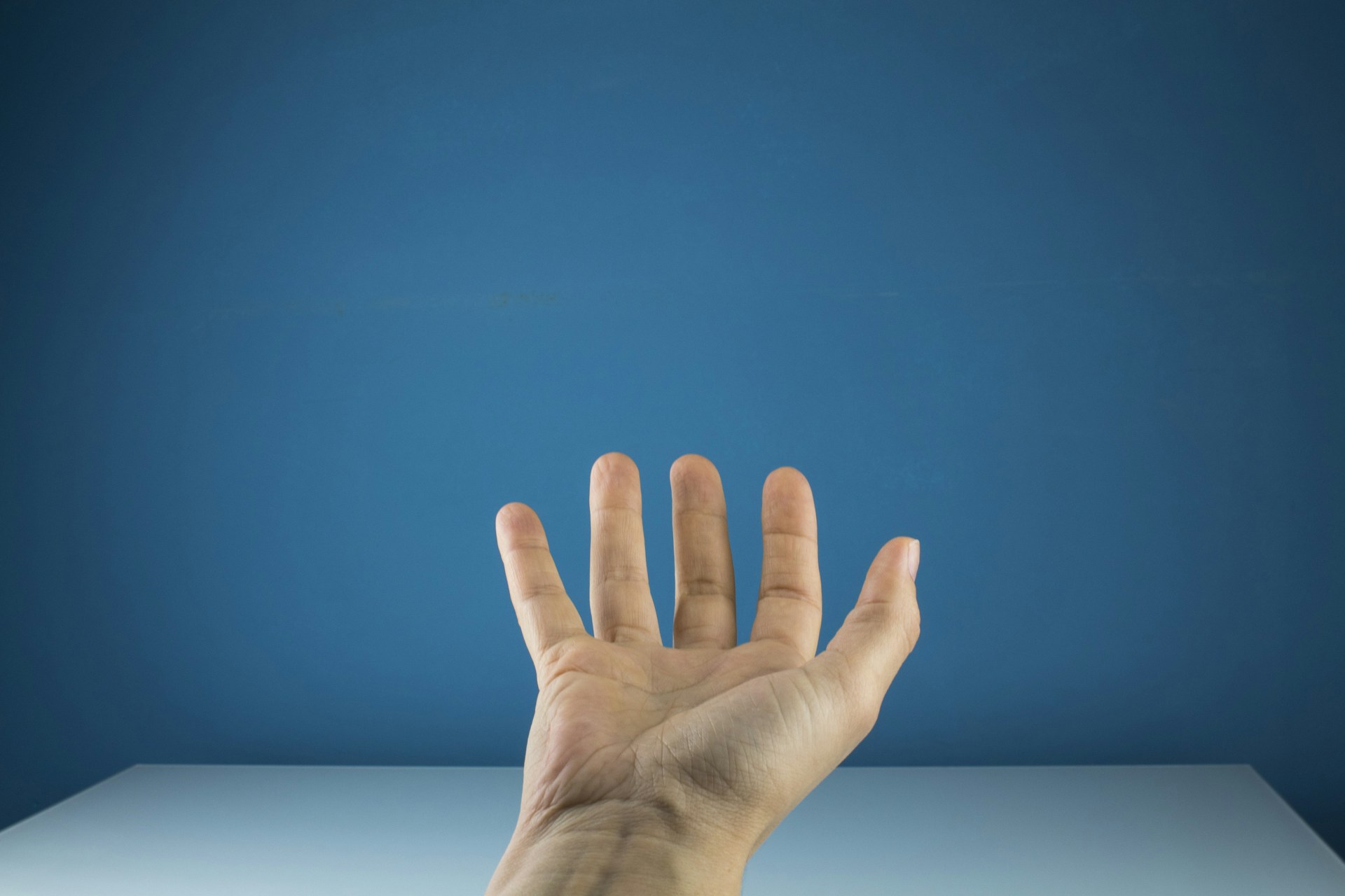 gray computer monitor