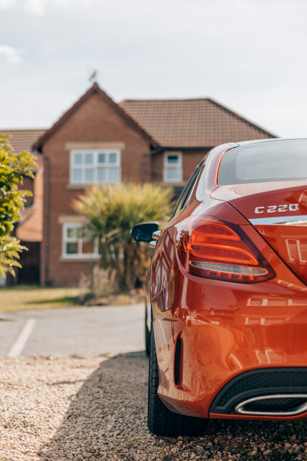 red Mercedes-Benz C220