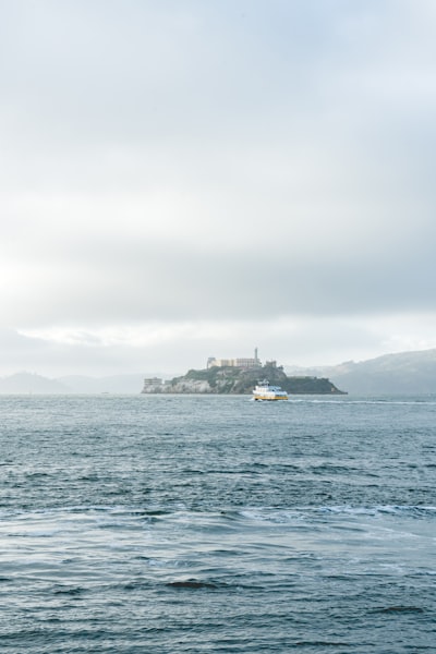 Alcatraz Island - Aus Pier 39, United States