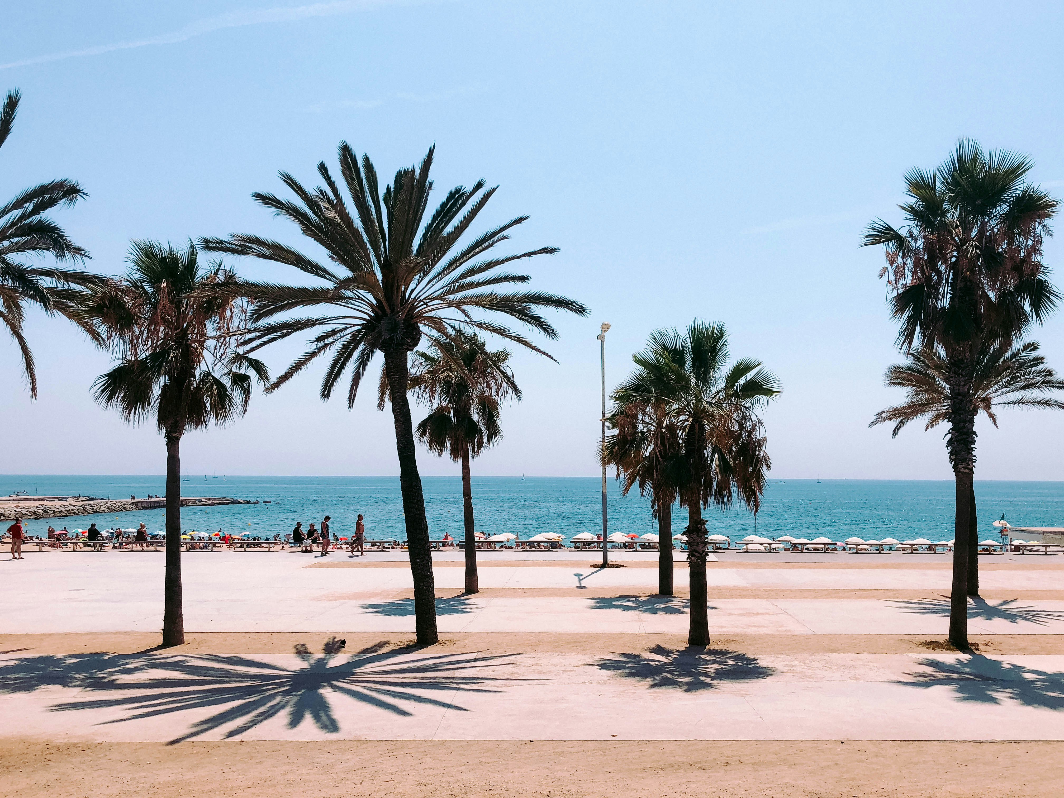 During my journey in Barcelona I went to the Barceloneta in order to see the sea and think. It’s hard to explain what I was feeling but the sea was like an old friend: you can travel, you can change as you want but he will be there whenever you need to make you feel loved.