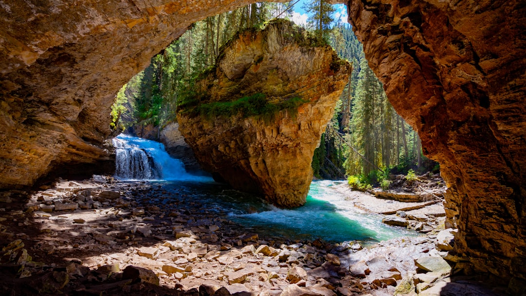 travelers stories about Natural arch in Johnston Canyon Resort, Canada