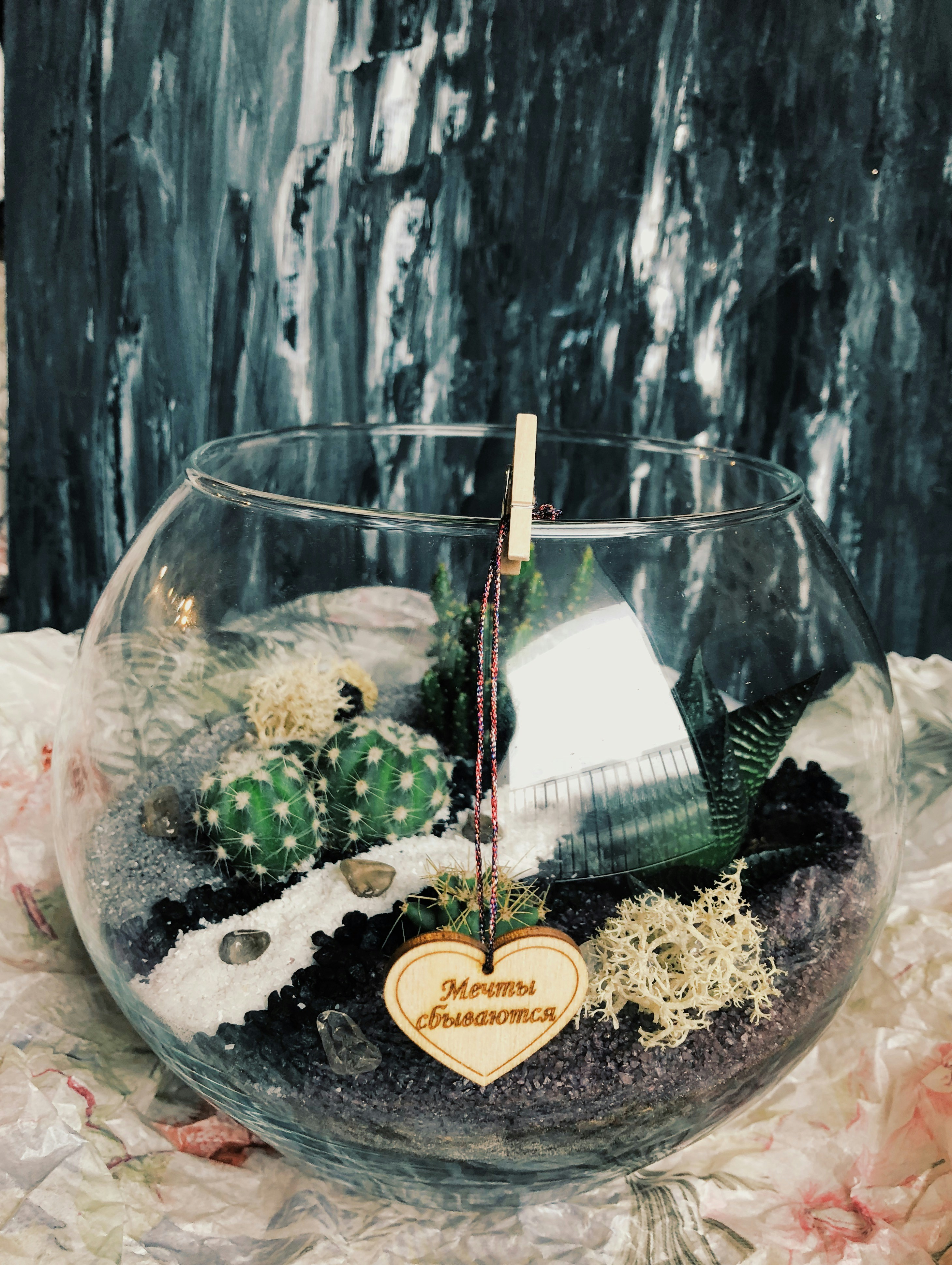 Decorating with Succulents - Succulent Terrarium