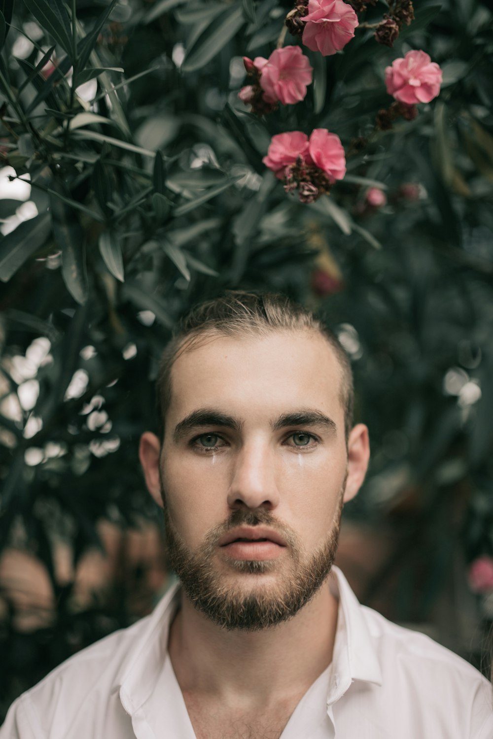 man wearing white dress shirt