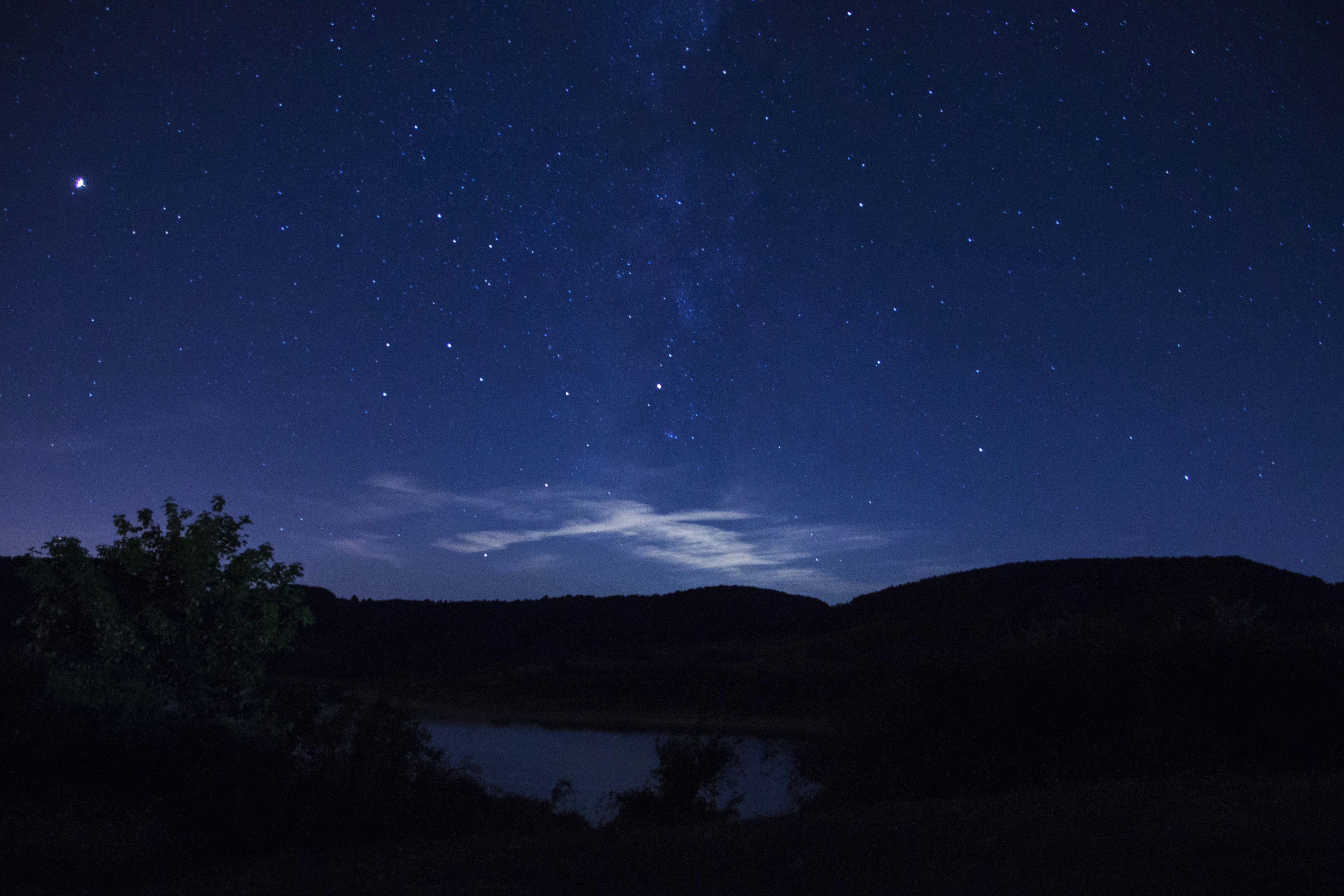 In Abruzzo le stazioni sciistiche, si stanno attrezzando per l'arrivo dell'inverno e per offrire ai visitatori momenti unici e indimenticabili, come sole le montagne abruzzesi regalano