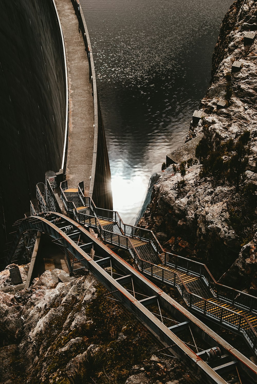 Vista della scala in acciaio