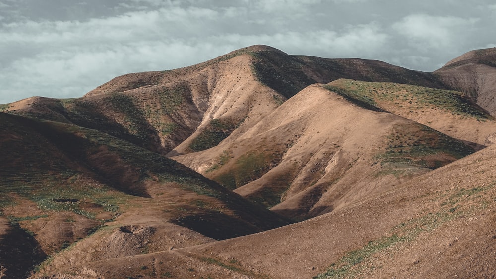 brown mountain ridge