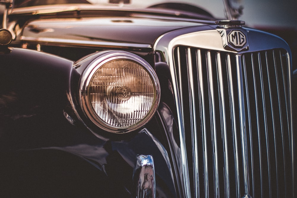 close up photo of silver car