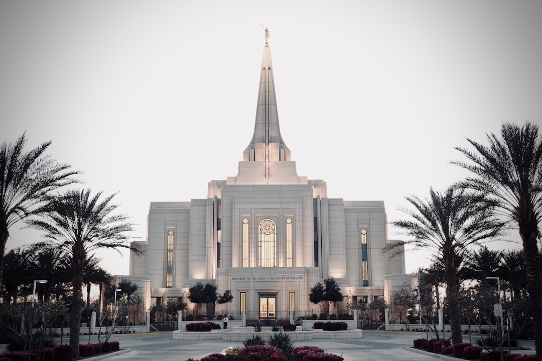 photo of Gilbert Arizona Temple Landmark near Saguaro Lake