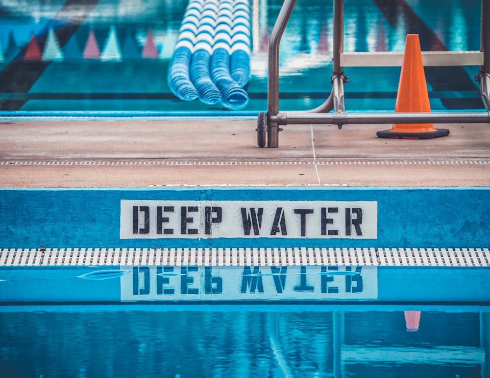 Deep water signage