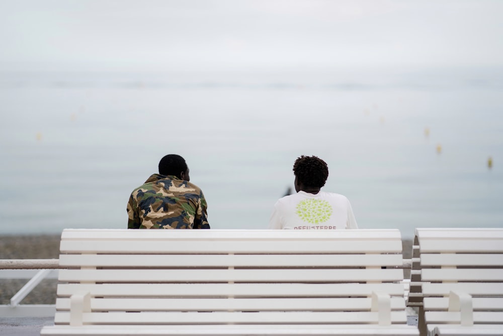 Weather-Resistant Outdoor Bench for Relaxing Evenings