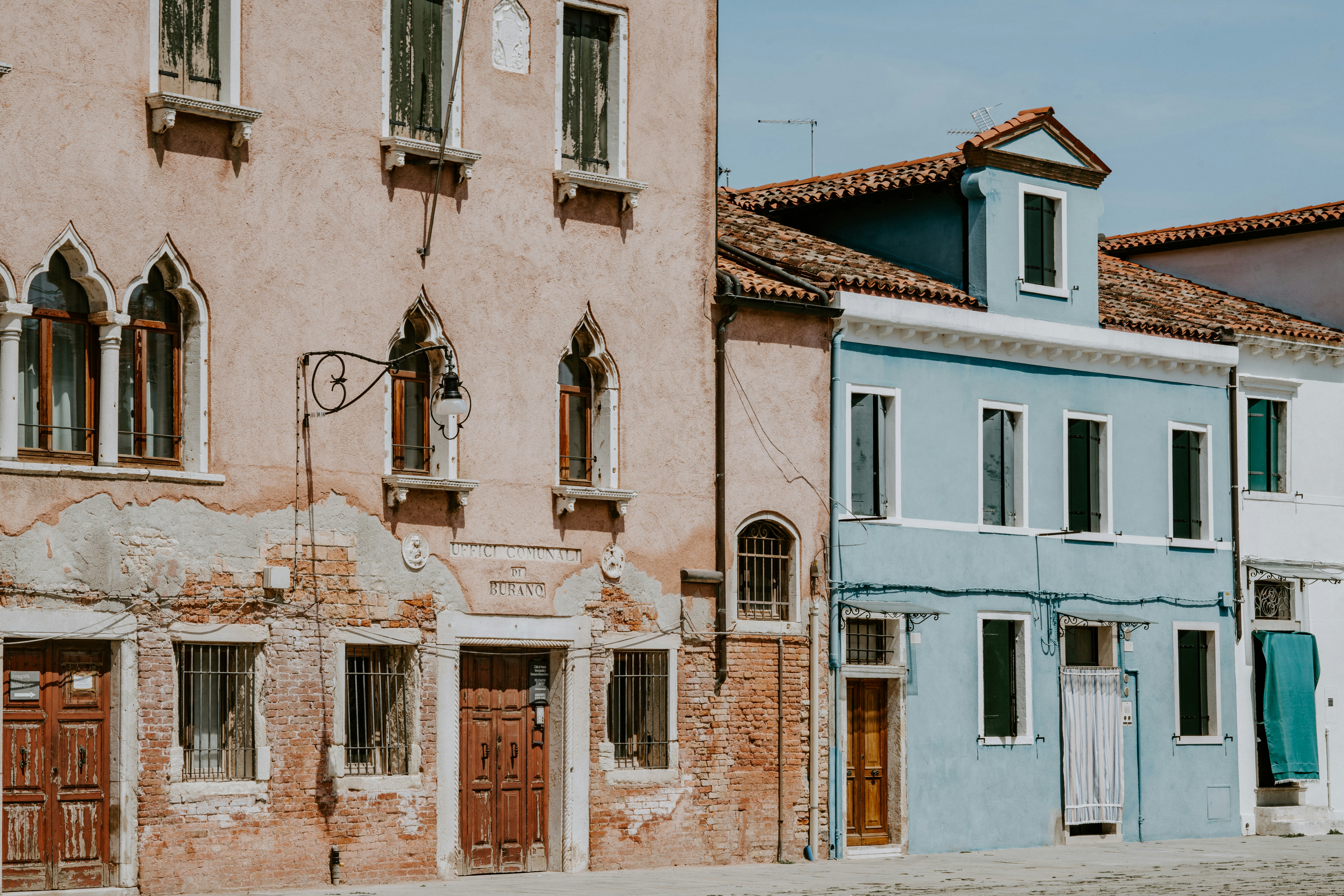 Profil fasadowy podparapetowy