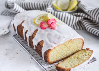 barked bread with lemon fruit and cream