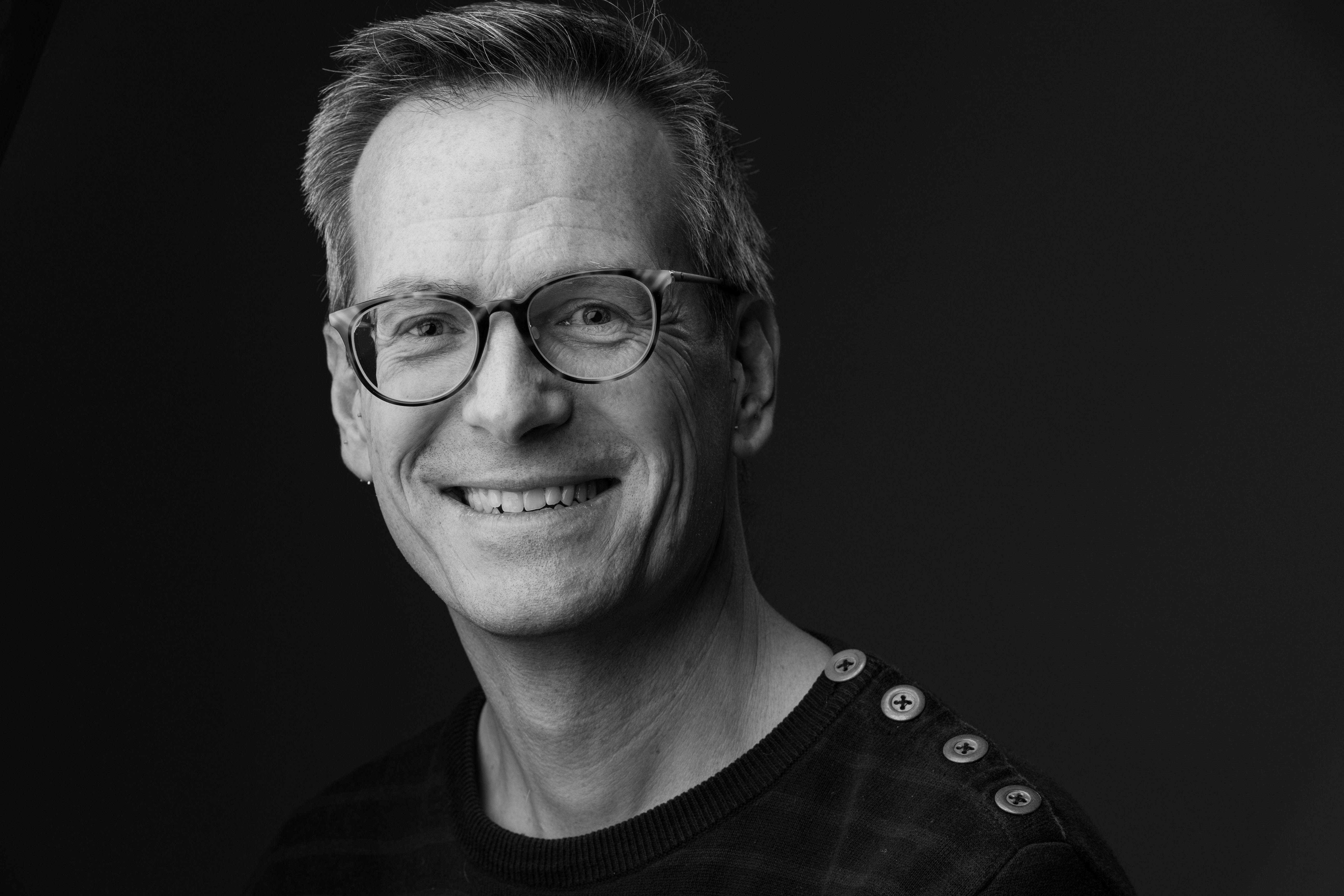 great photo recipe,how to photograph smiling man