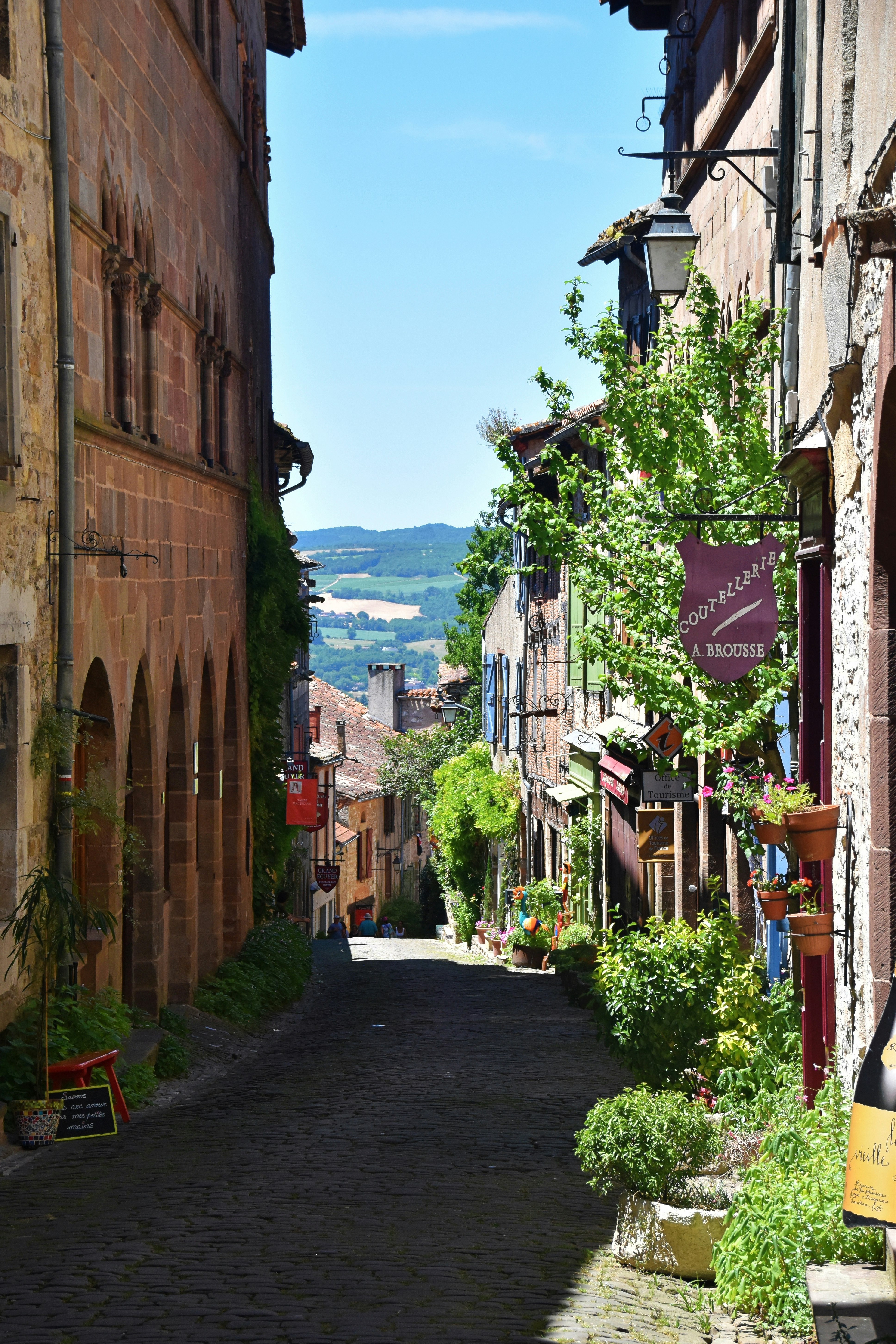 Cordes-sur-Ciel sits above the landscape in Southern France, with endless picturesque cobbled streets and outdoor markets. A beautiful area to explore, particularly on a lovely afternoon (when I took the photo).
