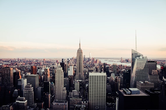 Mapa del estado de Nueva York con corredores migratorios y zonas de protección
