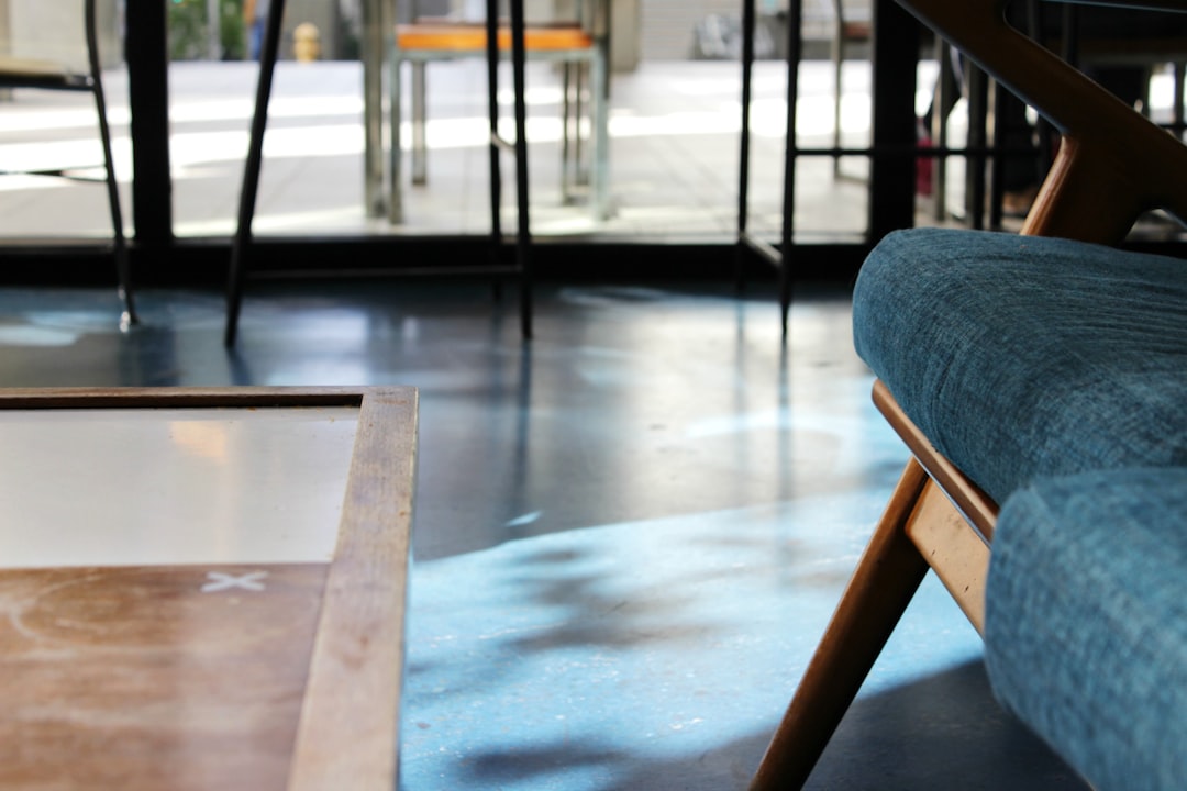 Steelcase Leap V2 vs. Amia: Which Ergonomic Chair is Right for You?