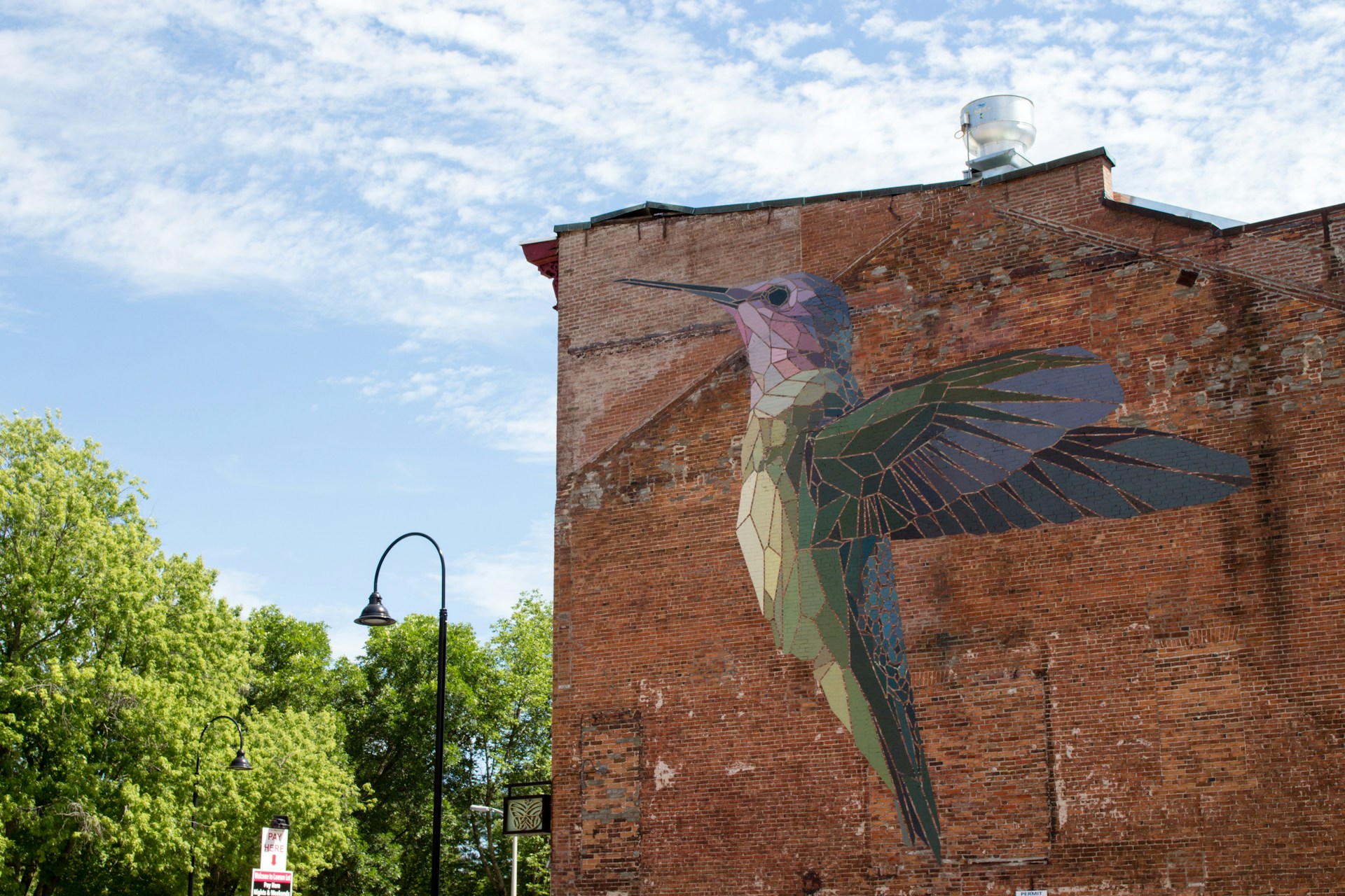 gray computer monitor