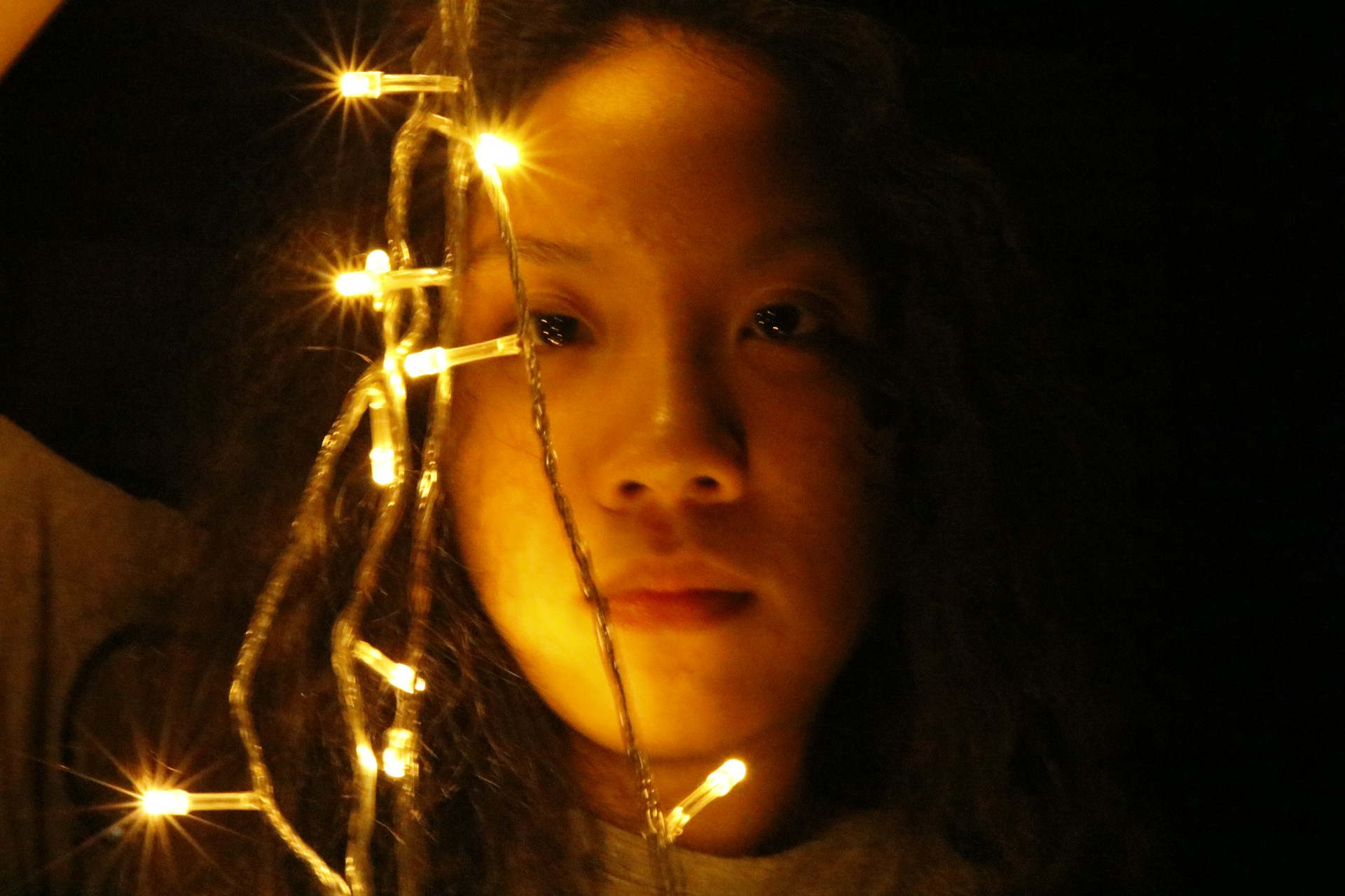 gray computer monitor