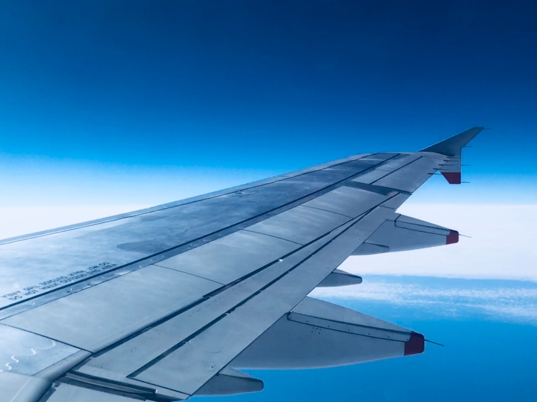 grey airplane wing