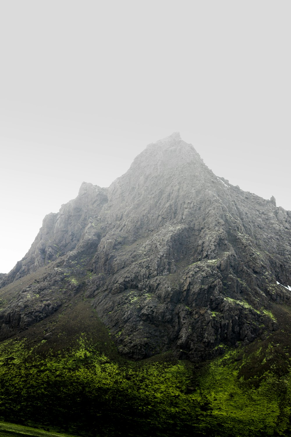 mountain during daytime