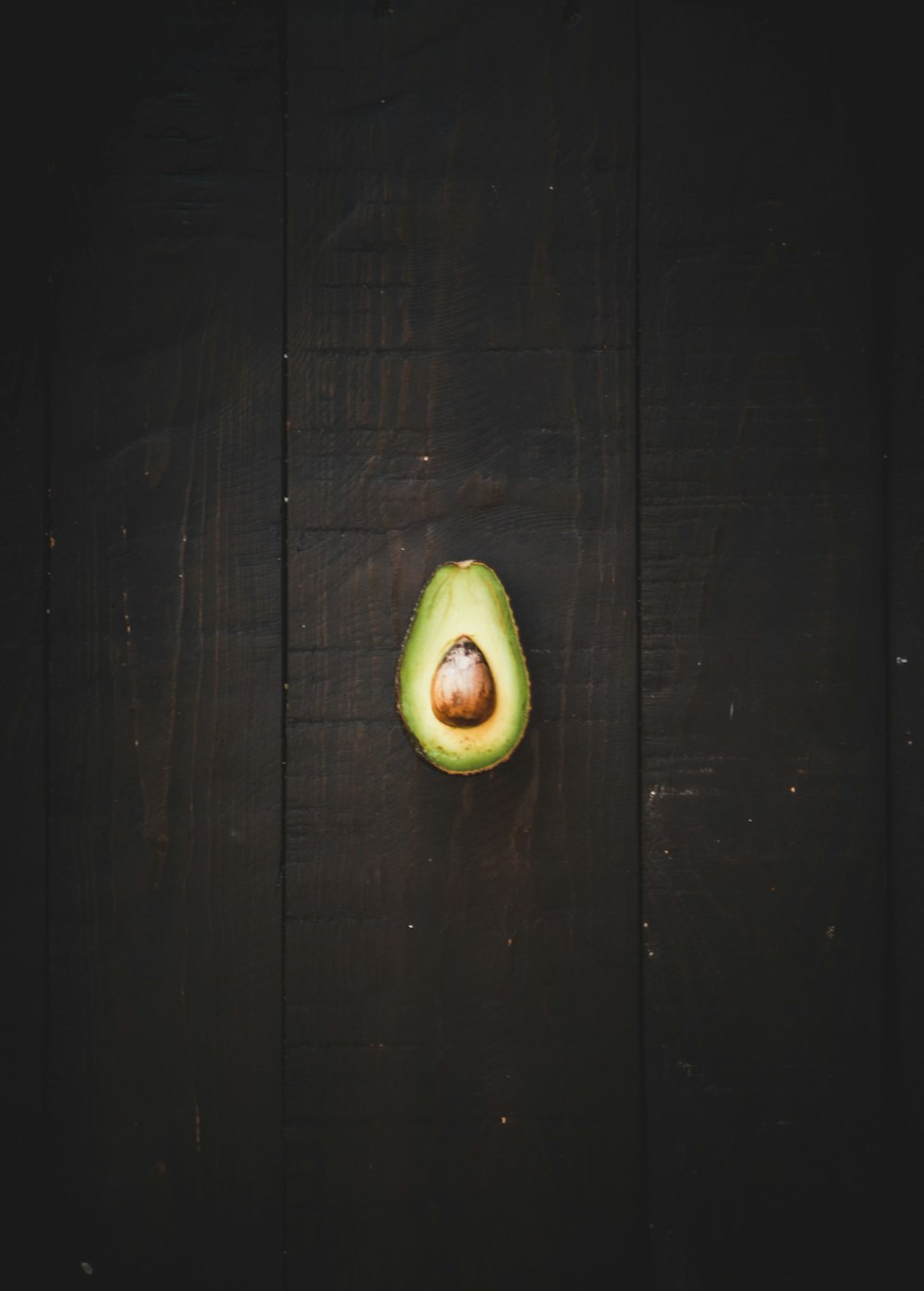 sliced green avocado