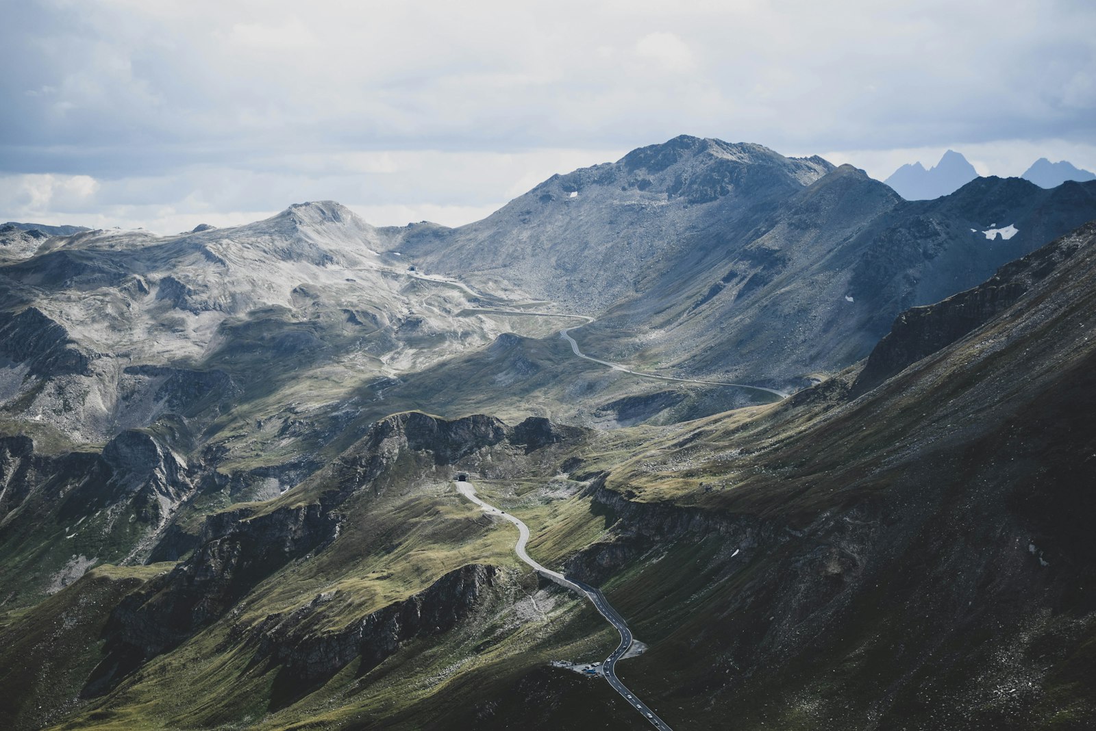 AF Zoom-Nikkor 80-200mm f/2.8 ED sample photo. Aerial photography of mountain photography