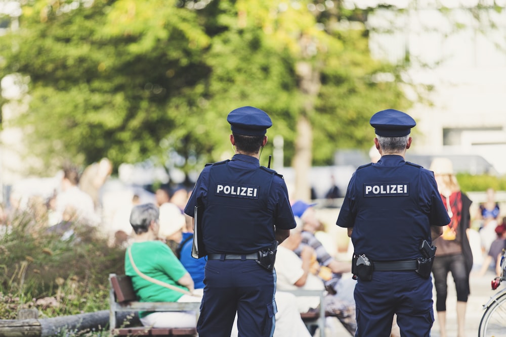 fotografia a fuoco superficiale della polizia