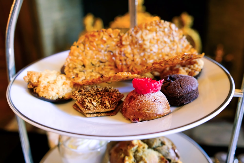 closeup photo of plate of pastry