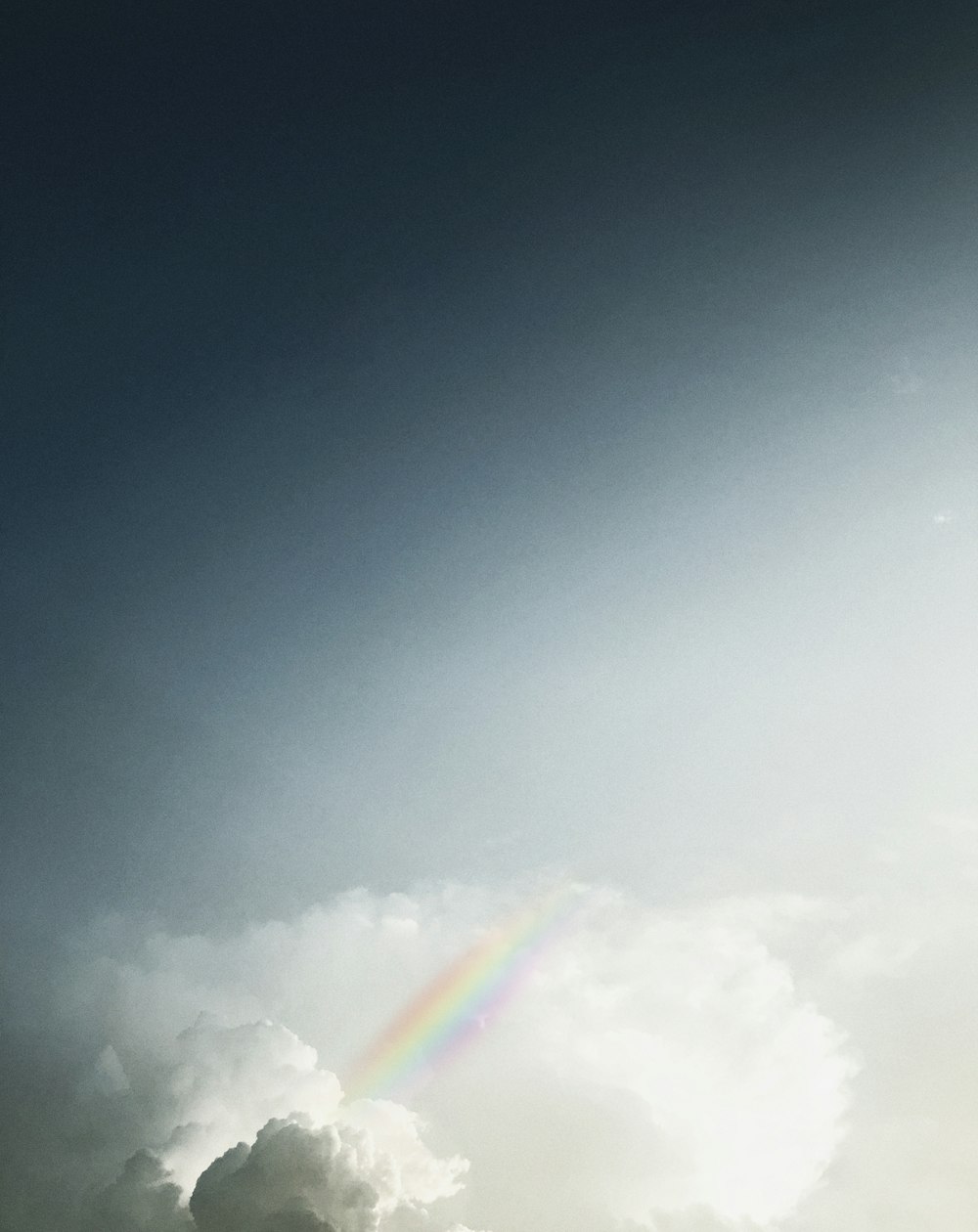 arco iris en las nubes