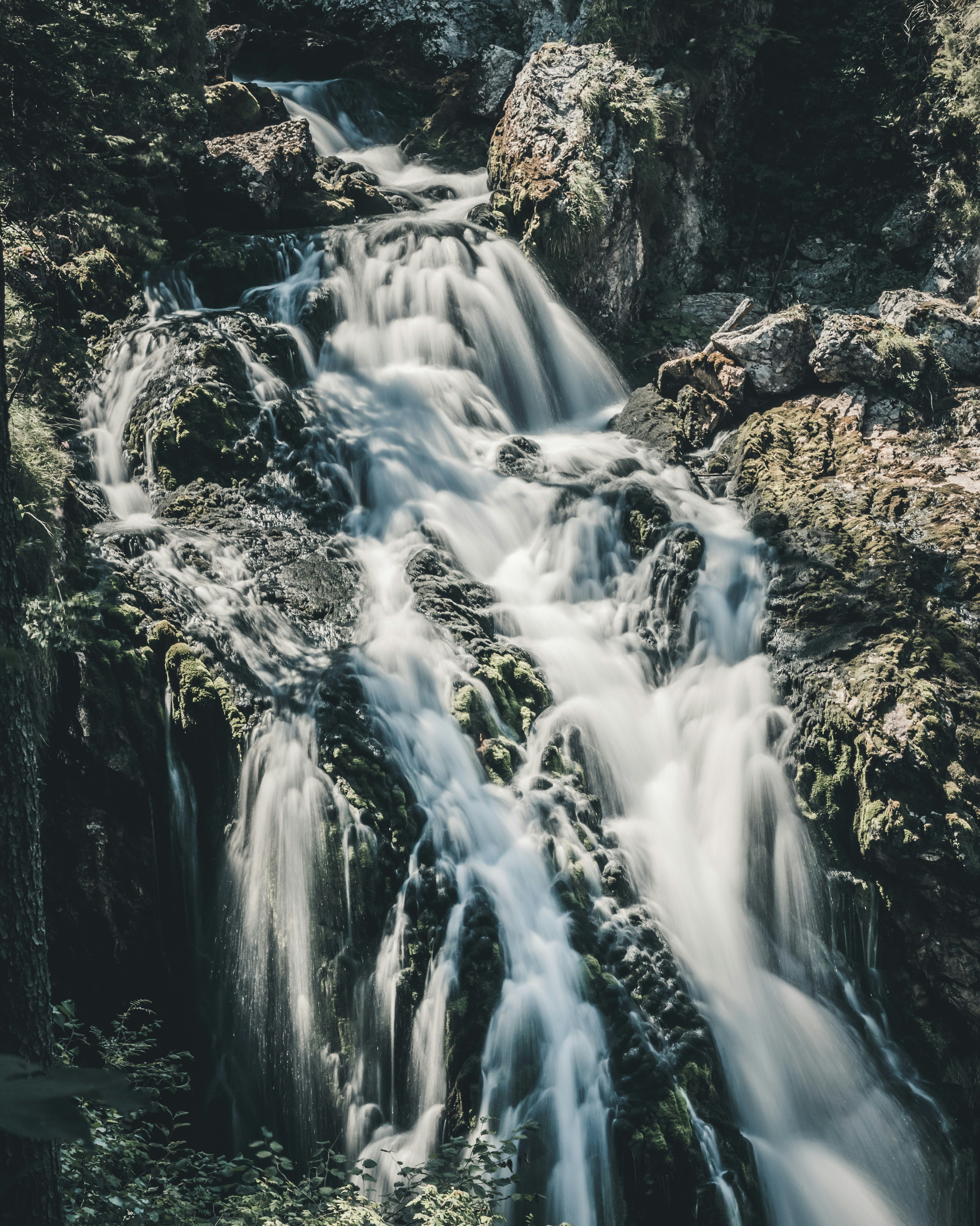 We reached this dreamy waterfall after a 10-minute walk from Golling. If you continue walking uphill you get more and more views of this waterfall coming down the rocks. Finally you will also see its origin at the very top of the mountain.