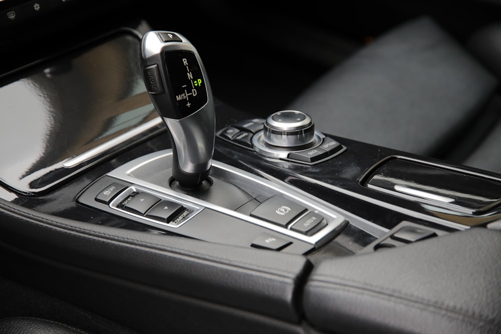 black gear shift