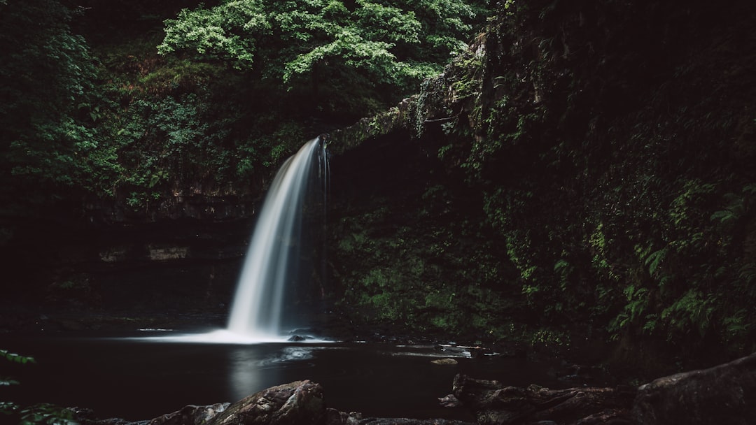 travelers stories about Waterfall in Brecon Beacons, United Kingdom