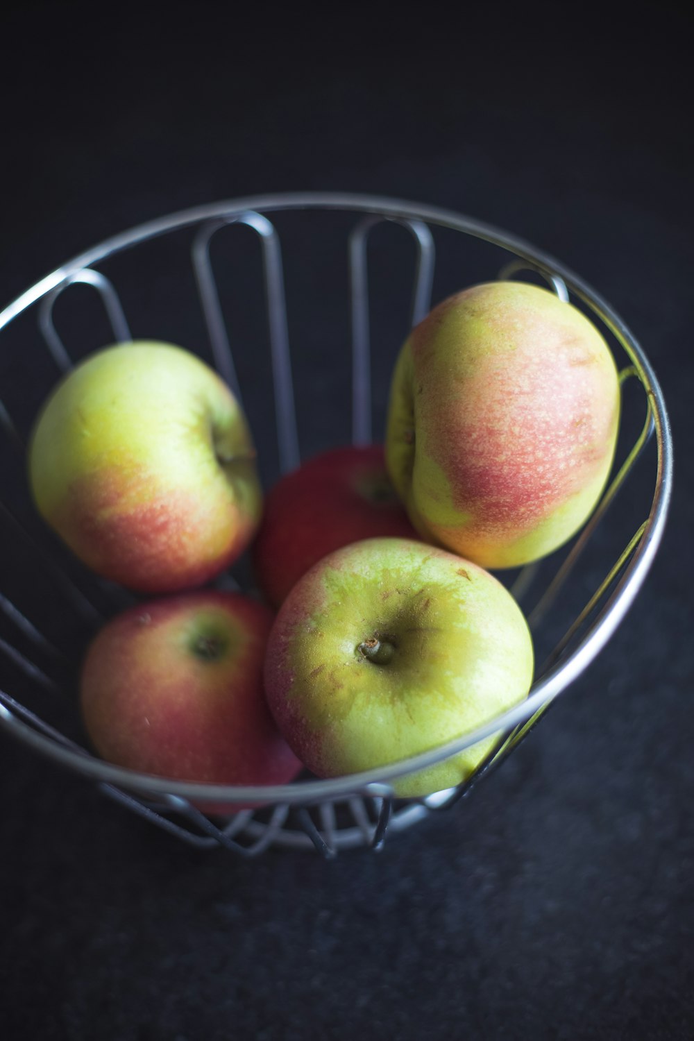 apples on tray