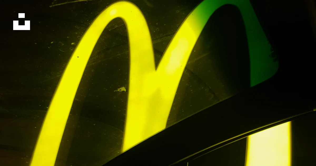 McDonalds neon sign photo – Free 0007 Image on Unsplash