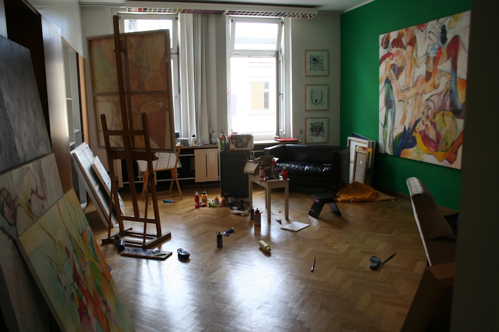 room filled with easel and canvas