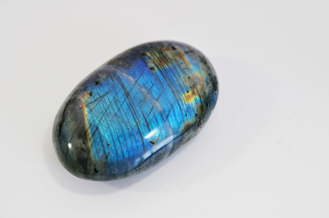 Blue Agate Unveiled: Uncover the Secrets Behind this Extraordinary Blue Gemstone and Its Powerful Significance!