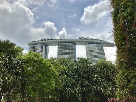 Marina Bay Sand, Singapore at daytime luxury travel budget https://www.premiumtravelunlocked.com/