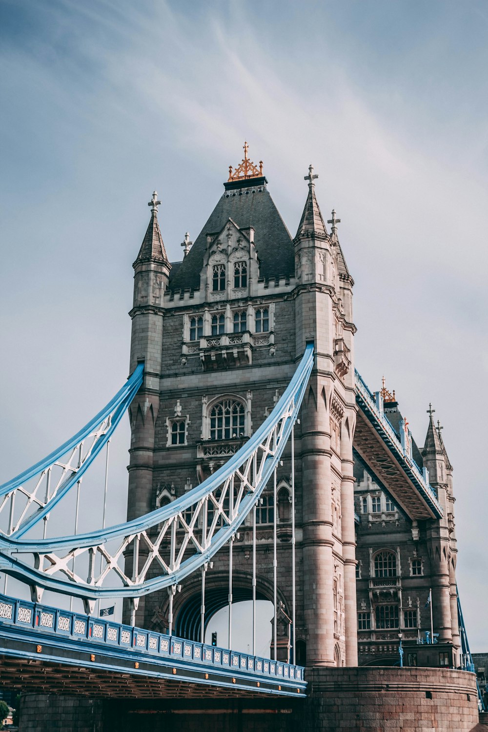 person showing London bridge