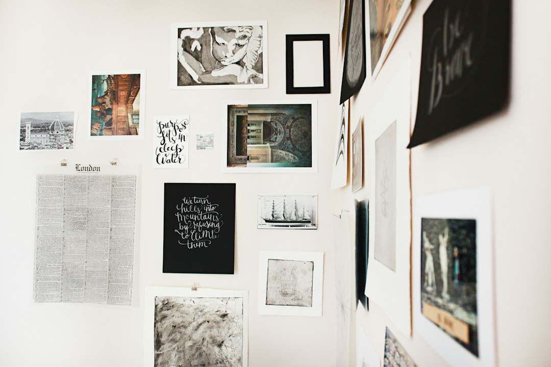 gallery wall arrangement