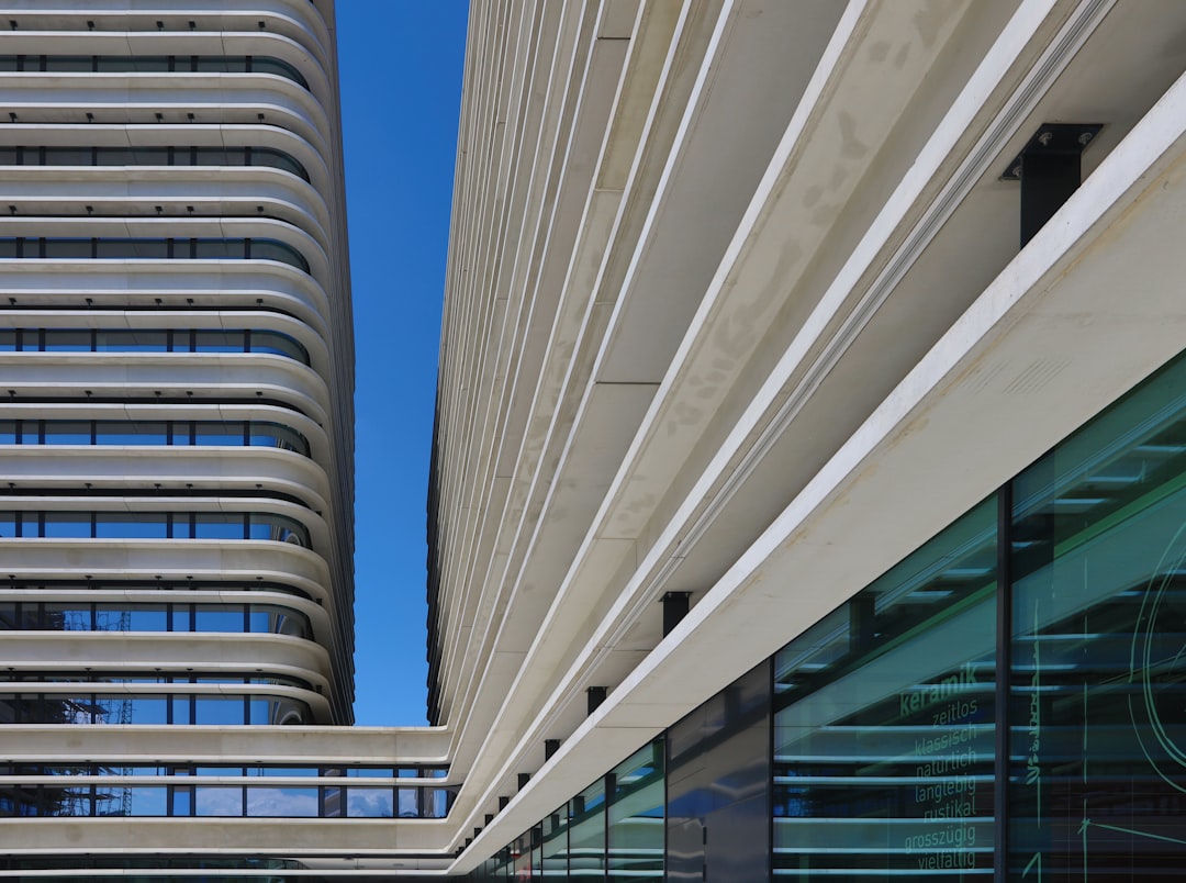 white high-rise building close-up photography, Vanishing points