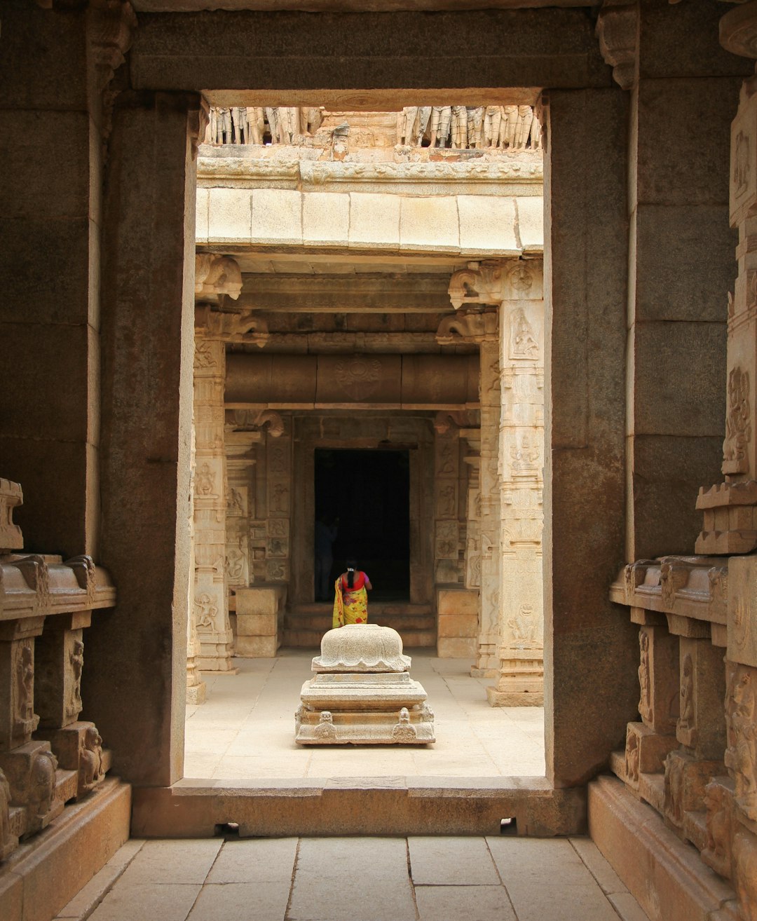 travelers stories about Hindu temple in Hampi, India