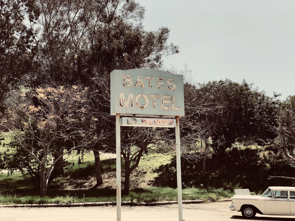 Bates Motel signage near tree