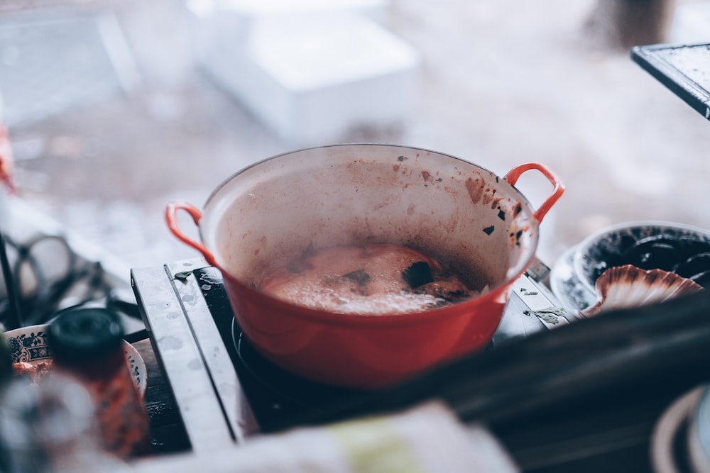 red cooking pot